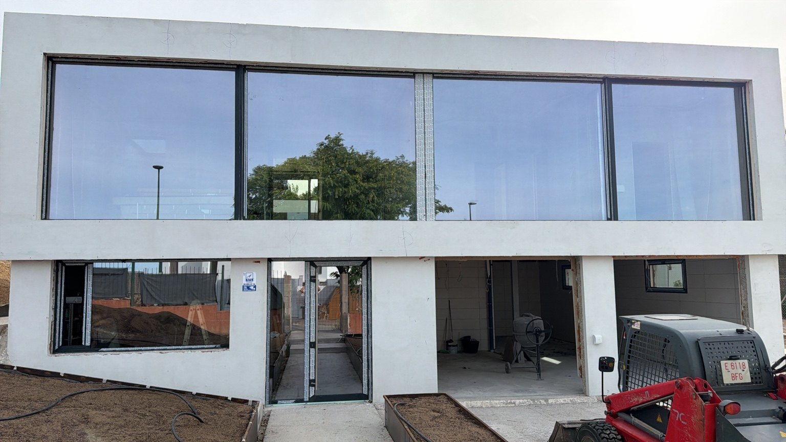 Progress of the panoramic glazing installation